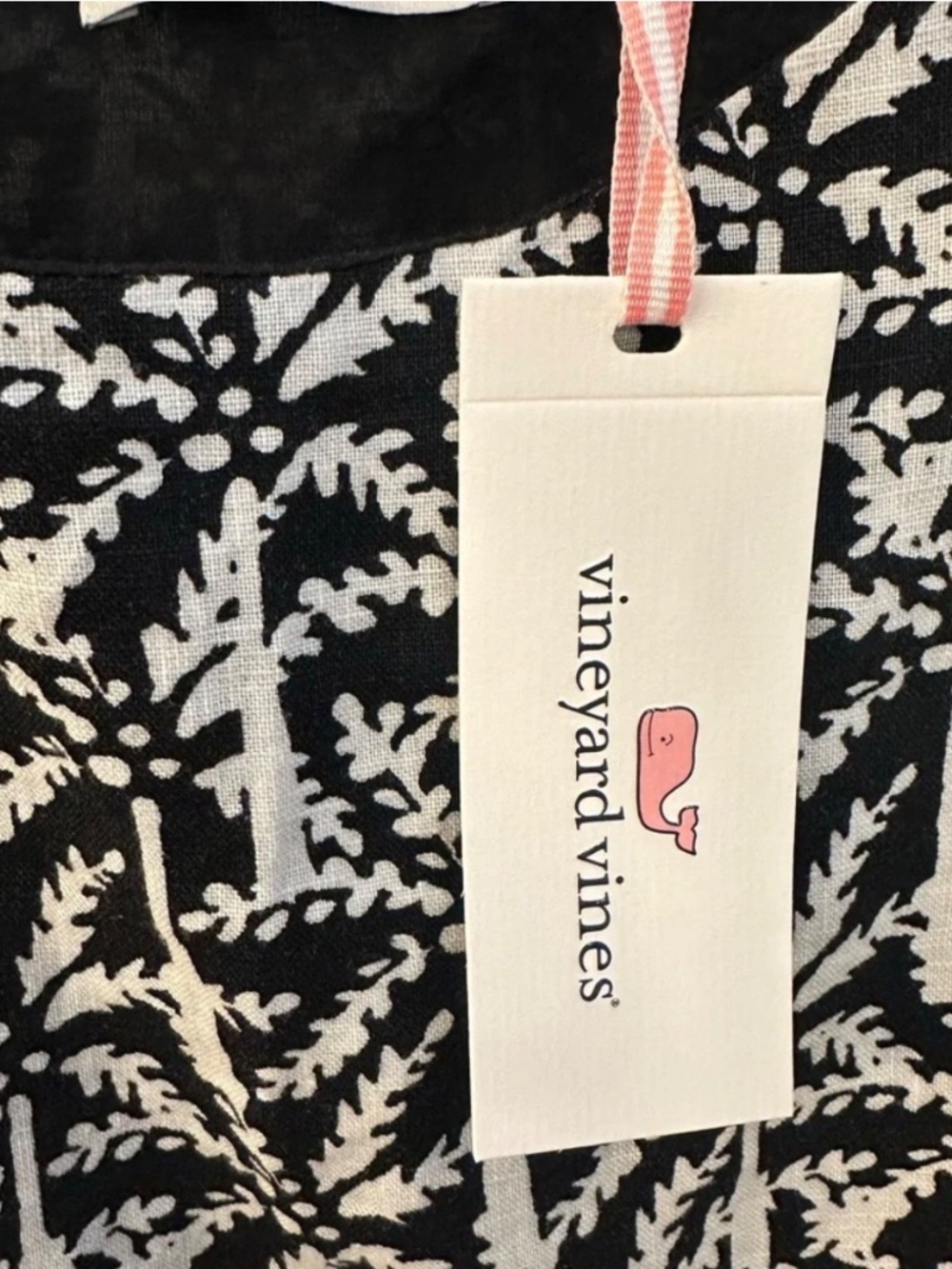 NWT- Vineyard Vines leaf design dress - Picture 3 of 4